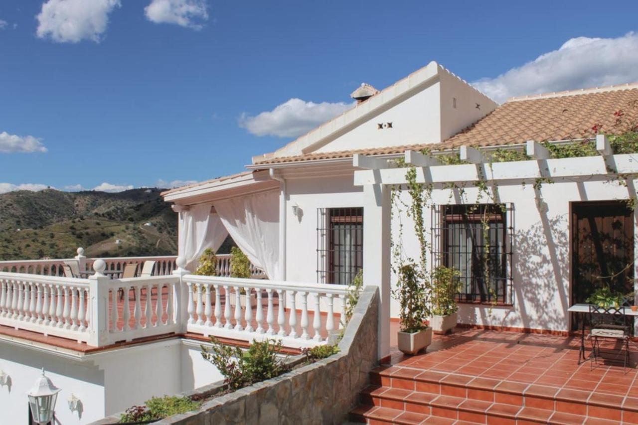 Fuentezuelas Pool Villa Sayalonga Bagian luar foto