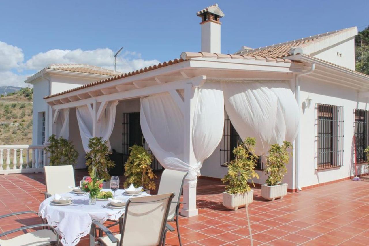 Fuentezuelas Pool Villa Sayalonga Bagian luar foto